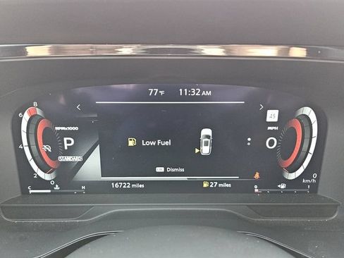 Used 2025 Nissan Pathfinder Platinum w/ Black Appearance Package FWD image 24