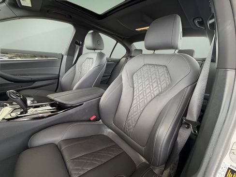 Used 2023 BMW 540i w/ Premium Package image 31
