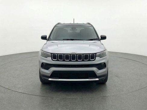 Used 2025 Jeep Compass Limited AWD/4WD image 2