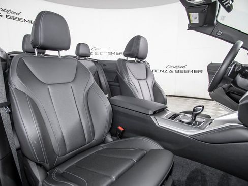 Used 2023 BMW M440i Convertible w/ Premium Package image 16