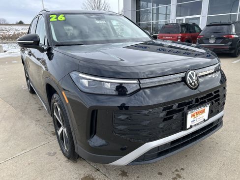 New 2026 Volkswagen Tiguan SE image 2