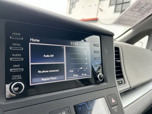 Certified 2020 Toyota Sienna L image 21