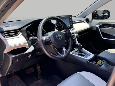 Used 2021 Toyota RAV4 XLE Premium FWD image 18