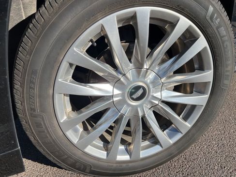 Used 2023 Cadillac Escalade Premium Luxury image 10