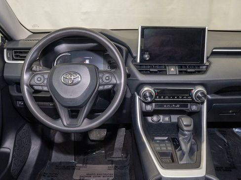 Used 2025 Toyota RAV4 XLE w/ Convenience Package image 7