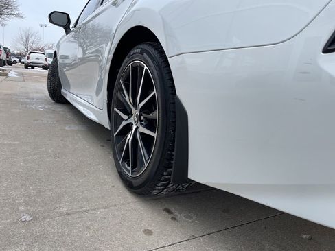 Used 2024 Toyota Camry SE image 17