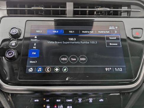Used 2023 Chevrolet Bolt EUV LT FWD image 28