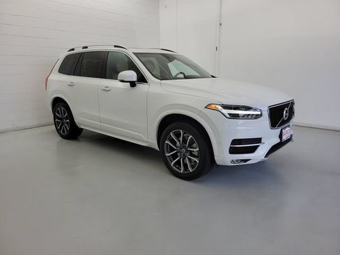 Used 2017 Volvo XC90 T6 Momentum AWD/4WD image 4