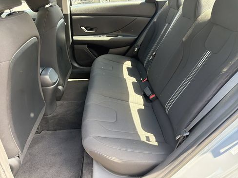 Used 2023 Hyundai Elantra SEL w/ Convenience Package FWD image 20