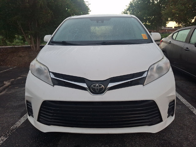 Used 2020 Toyota Sienna LE FWD image 2