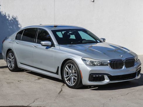 Used 2016 BMW 740i RWD image 3
