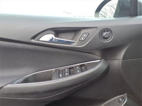 Used 2017 Chevrolet Cruze LT image 13