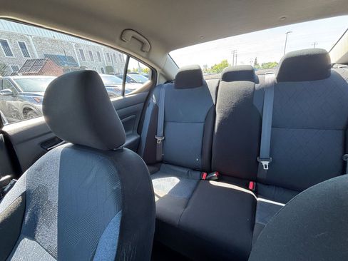 Used 2025 Nissan Versa SV image 37