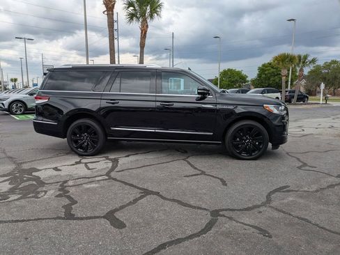 Used 2023 Lincoln Navigator L Reserve AWD/4WD image 3