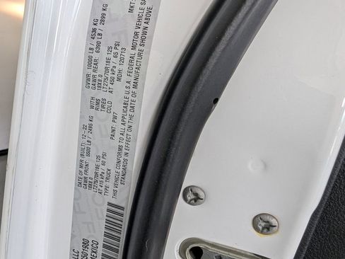 Used 2023 RAM 2500 Tradesman w/ Chrome Appearance Group image 28