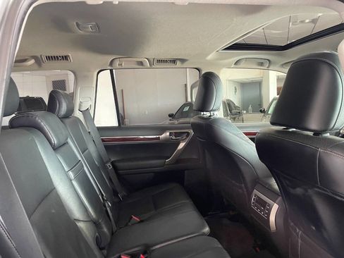 Used 2015 Lexus GX 460 image 27