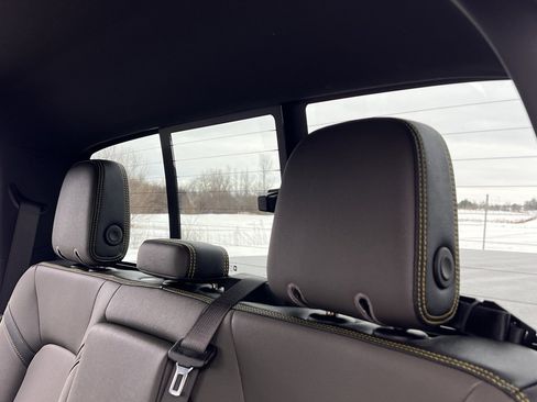 Used 2025 Chevrolet Colorado ZR2 w/ Technology Package image 37