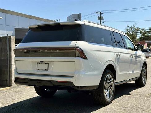 New 2025 Lincoln Navigator L Reserve image 4