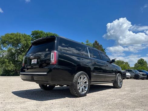 Used 2018 GMC Yukon XL Denali AWD/4WD image 5