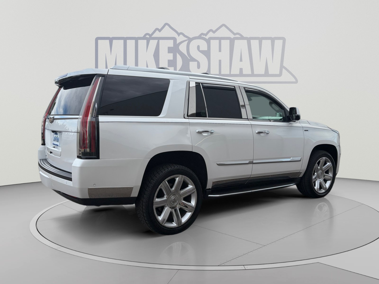 Used 2017 Cadillac Escalade Luxury AWD/4WD image 5