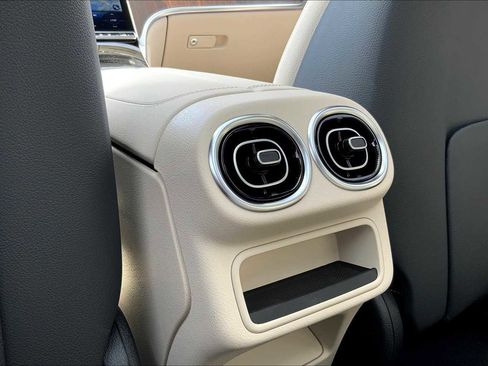 Certified 2025 Mercedes-Benz GLC 300 4MATIC image 22