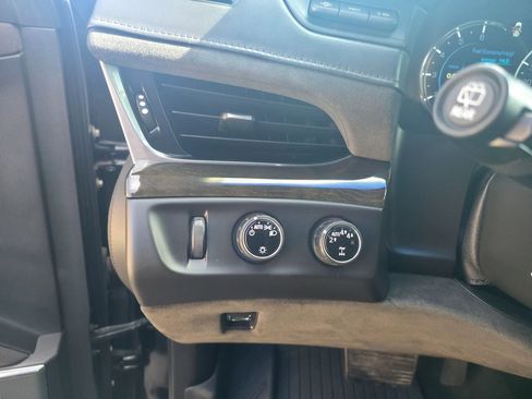 Used 2017 Cadillac Escalade ESV Platinum image 13