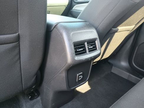 Used 2020 Chevrolet Equinox LS w/ LS Convenience Package image 27