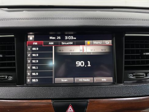 Used 2018 Kia Cadenza Technology image 24