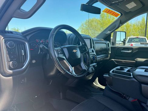 Used 2022 Chevrolet Silverado 2500 LT w/ Fleet Comfort Package AWD/4WD image 17