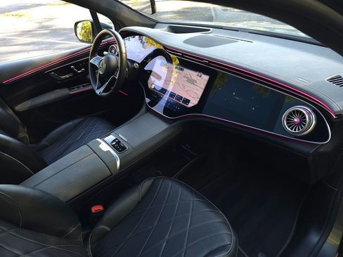 Used 2023 Mercedes-Benz EQS 580 4MATIC SUV image 31