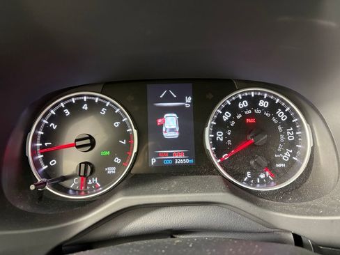 Used 2021 Toyota RAV4 LE image 16