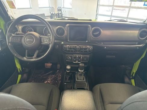 Used 2021 Jeep Gladiator Willys image 29