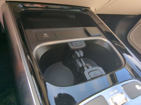 Certified 2025 Mercedes-Benz GLA 250 image 9