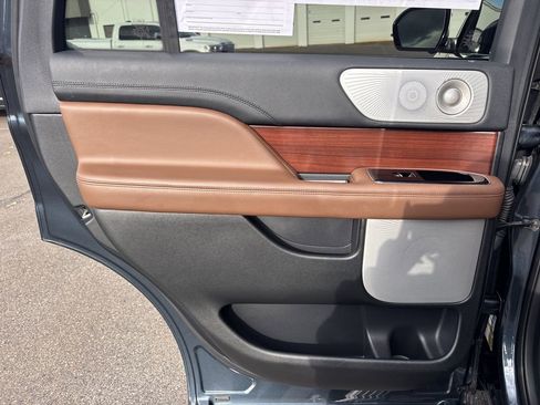 Certified 2022 Lincoln Navigator Reserve image 12