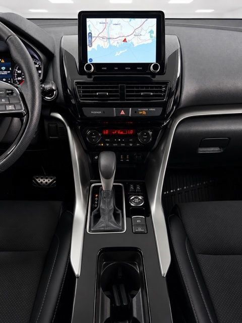 Used 2025 Mitsubishi Eclipse Cross AWD image 30