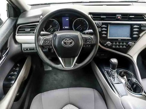 Used 2020 Toyota Camry LE w/ Convenience Package FWD image 12