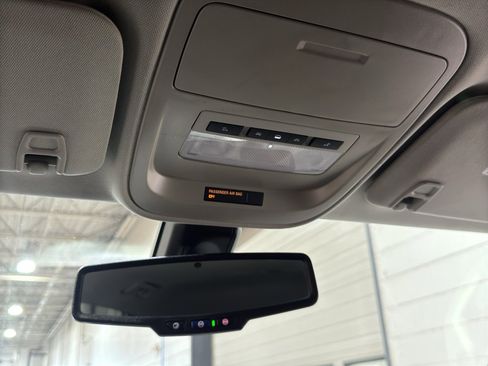 Used 2018 GMC Canyon SLE w/ Nightfall Edition image 33