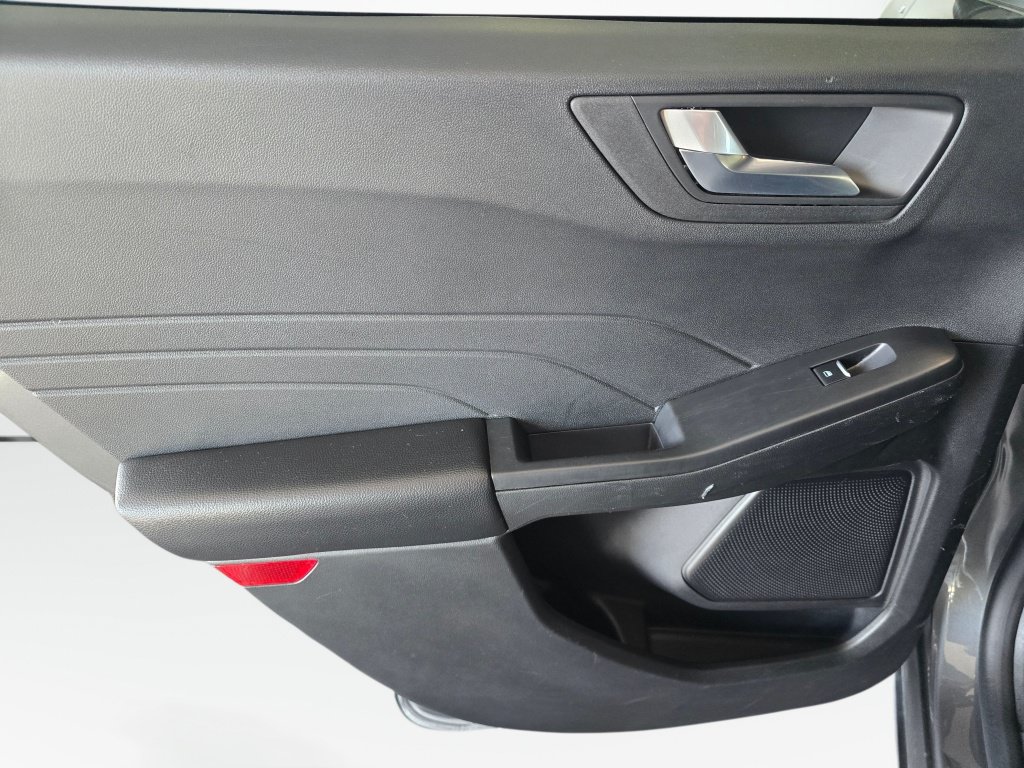 Used 2025 Ford Escape ST-Line Select AWD/4WD image 35