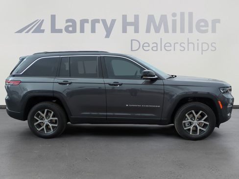 New 2025 Jeep Grand Cherokee Limited w/ Luxury Tech Group II image 6