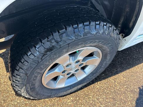 Used 2012 Toyota 4Runner SR5 w/ Convenience Pkg image 33