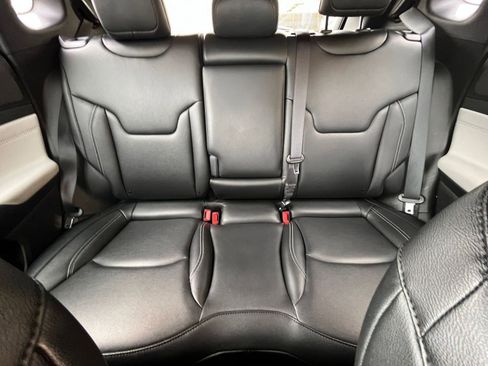 Used 2025 Jeep Compass Limited image 39