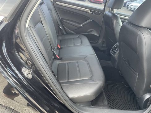 Used 2018 Volkswagen Passat 2.0T SE image 16