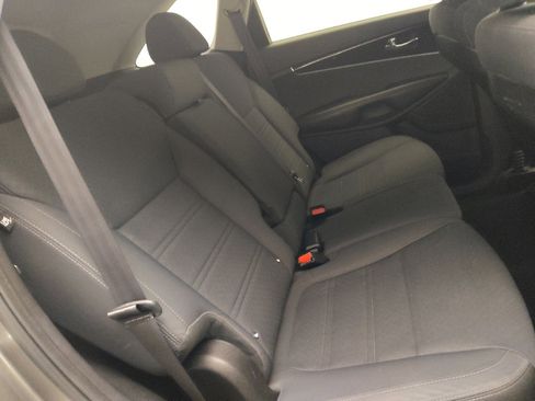 Used 2016 Kia Sorento FWD image 19