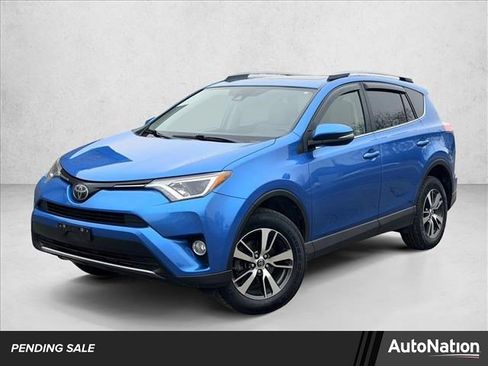 Used 2018 Toyota RAV4 XLE image 1