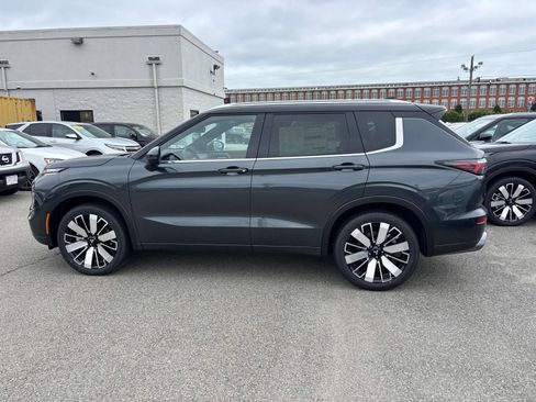 New 2025 Mitsubishi Outlander SEL image 2