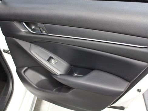Used 2018 Honda Accord EX image 27