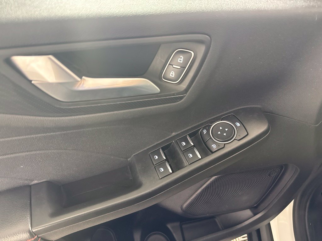 Used 2023 Ford Escape ST-Line w/ Tech Pack #1 AWD/4WD image 18