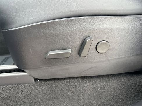 Used 2020 Tesla Model Y Long Range image 14