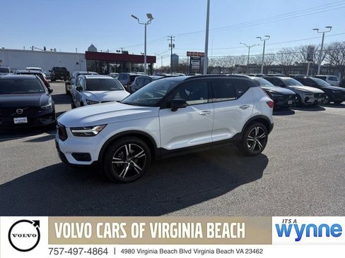 Used 2020 Volvo XC40 T5 R-Design image 1