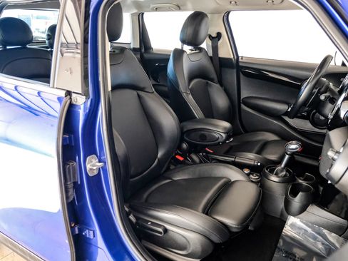 Used 2019 MINI Cooper S w/ Premium Package image 26